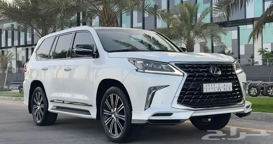 لكزس 2021 فل سعودي LX_570 ممشي قليل 22 ألف km 5