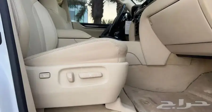 لكزس 2021 فل سعودي LX_570 ممشي قليل 22 ألف km 32