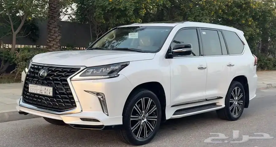 لكزس 2021 فل سعودي LX_570 ممشي قليل 22 ألف km 52