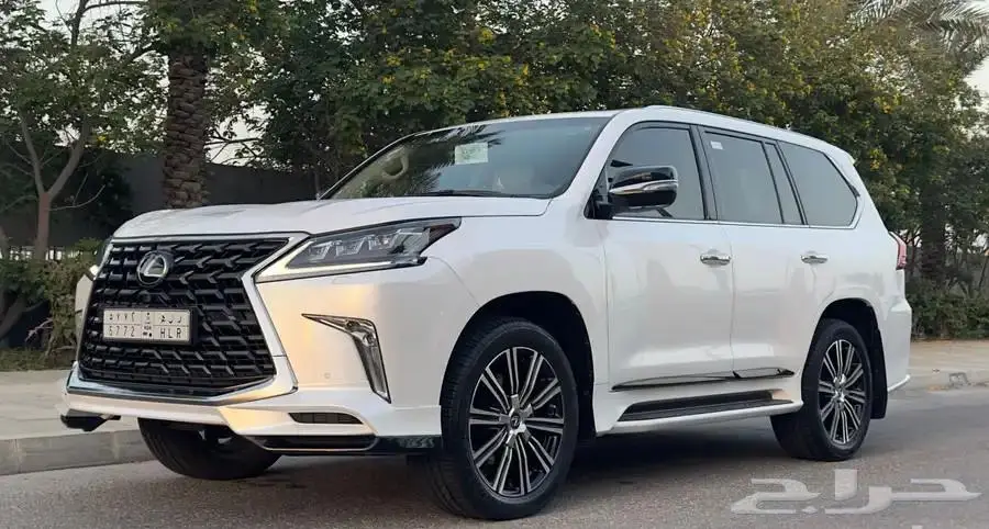 لكزس 2021 فل سعودي LX_570 ممشي قليل 22 ألف km 2