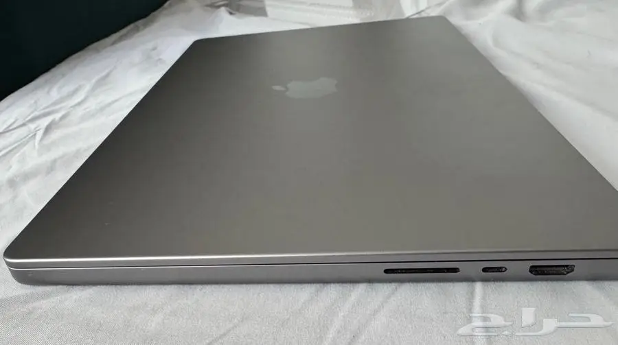 لاب توب macbook M1 pro 4