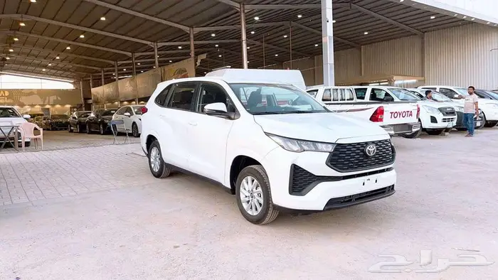 تويوتا انوفا GL 2.0 بنزين 2026 1