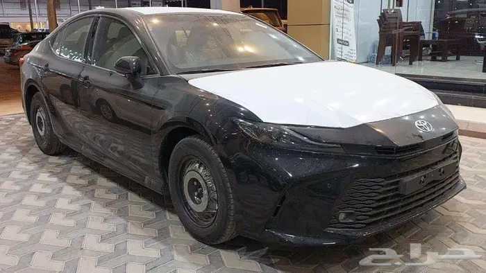 كامري طيس بنزين E 2025 بريمي اسود 11