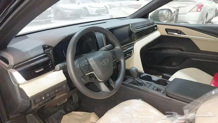 كامري طيس بنزين E 2025 بريمي اسود 12