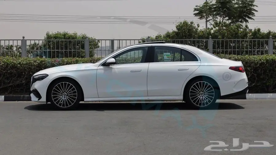 مرسيدس بنز e200 AMG kit خليجي اصفار مع ضمان الوكيل 31