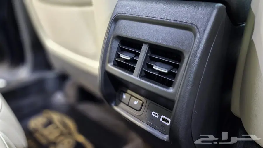 كاديلاك XT4 2019 36