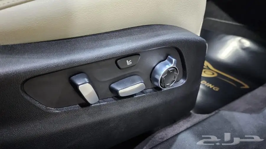 كاديلاك XT4 2019 17