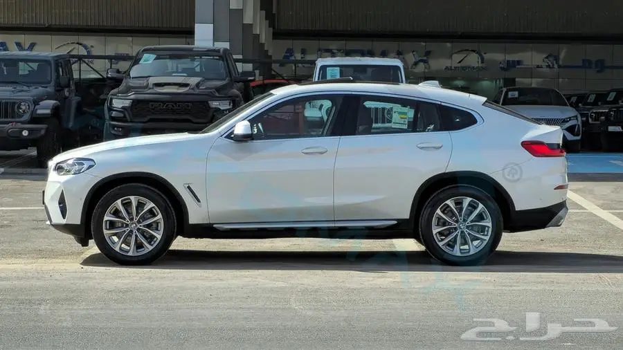2025 بي ام دابليو X4 XDRIVE 30i خليجي اصفار ضمان الوكيل 34