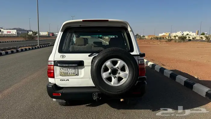 لاند كروزر GXR 2001 اصدار (50 عام) 15
