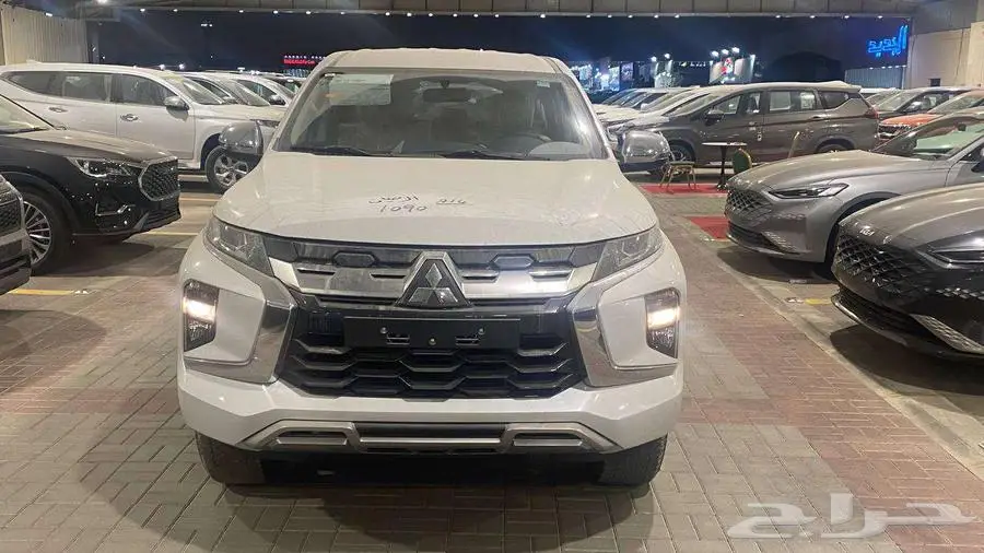 ميتسوبيشي مونتيرو ستاندر LL موديل 2025 بنزين 0