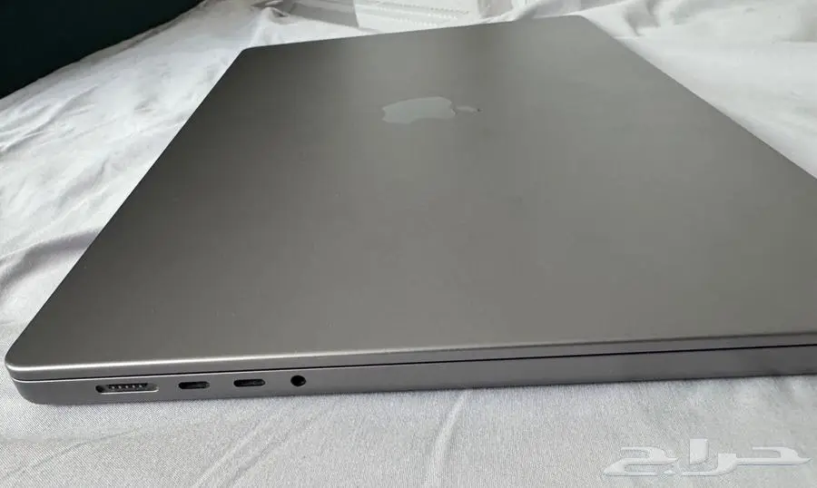 لاب توب macbook M1 pro 5