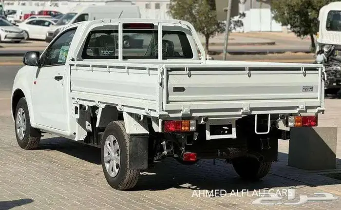 ايسوزو ديماكس 2025 جوانب استاندر 6