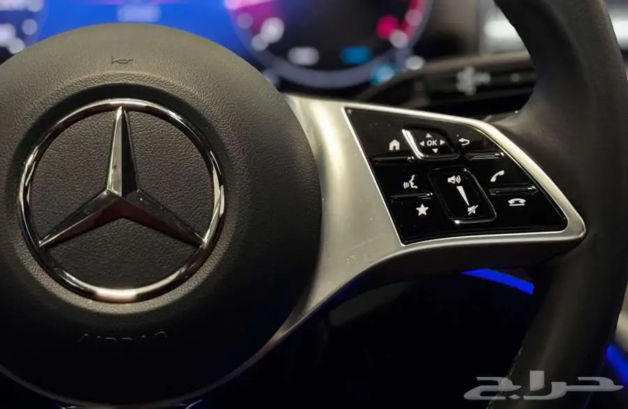 مرسيدس C300 2023 4matic- يوجد حماية PPF على السيارة بالكامل 14