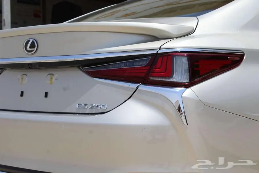 لكزس-ES250 AA-خليجي-2024-جناح-تشغيل عن بعد-ازياق جانبيه 17
