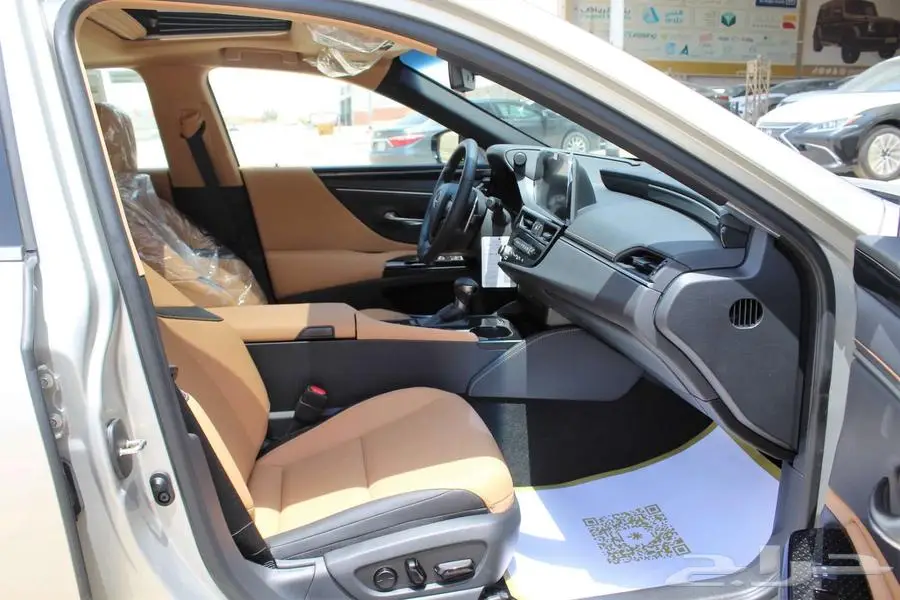 لكزس-ES250 AA-خليجي-2024-جناح-تشغيل عن بعد-ازياق جانبيه 16
