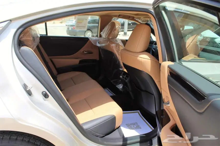 لكزس-ES250 AA-خليجي-2024-جناح-تشغيل عن بعد-ازياق جانبيه 8