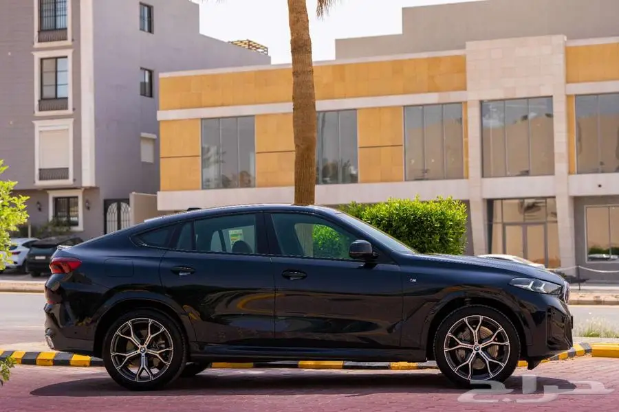 BMW X6 M KIT V6 2025 كربون بلاك زيرو 2