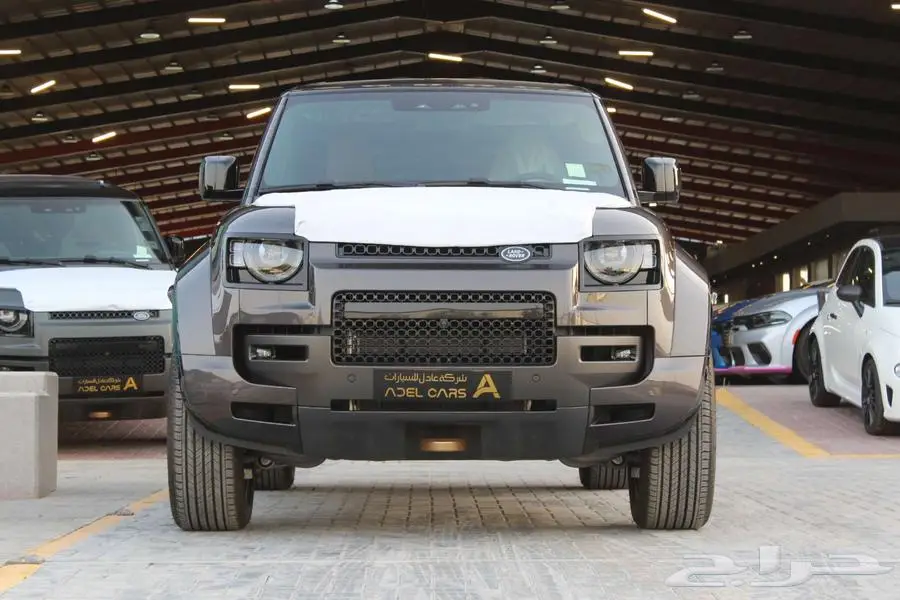 Land Rover Defender OCTA 2025 أقوى وأفخم ديفندر في التاريخ 2