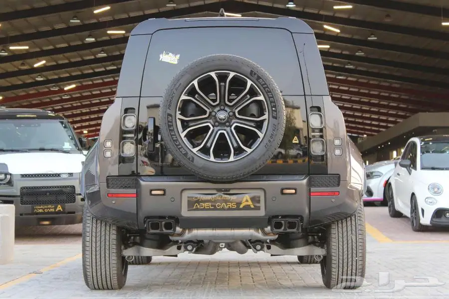 Land Rover Defender OCTA 2025 أقوى وأفخم ديفندر في التاريخ 5