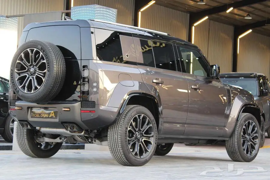 Land Rover Defender OCTA 2025 أقوى وأفخم ديفندر في التاريخ 4