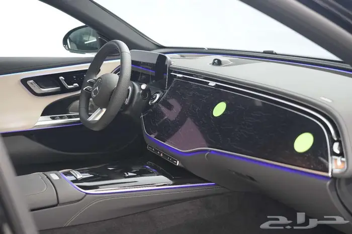 مرسيدس E 300 موديل 2025 أصفار خليجي أسود بيج 11