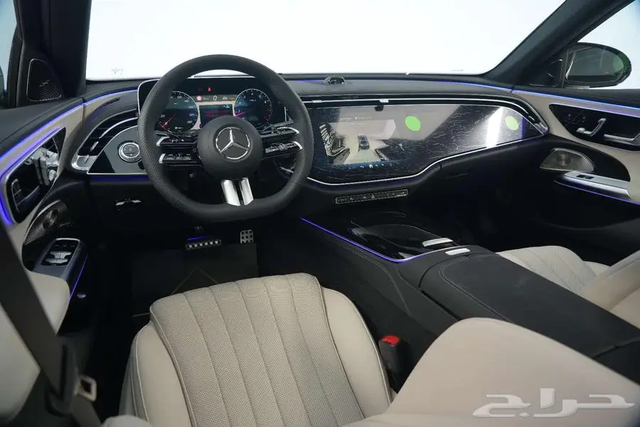 مرسيدس E 300 موديل 2025 أصفار خليجي أسود بيج 12