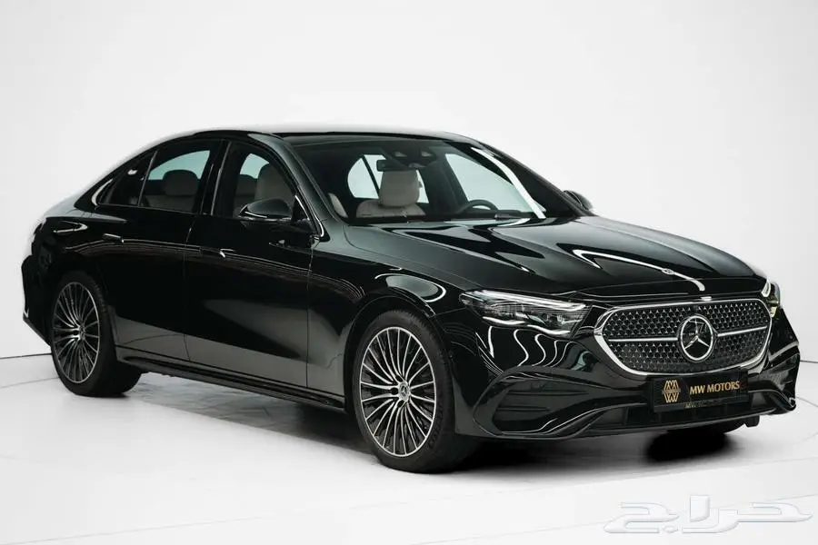 مرسيدس E 300 موديل 2025 أصفار خليجي أسود بيج 0
