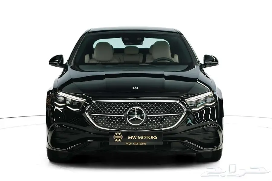 مرسيدس E 300 موديل 2025 أصفار خليجي أسود بيج 1
