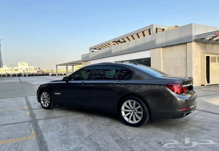 للبيع BMW 750 Li فل الفل 2014 بدي محركات وصيانة وكالة 9
