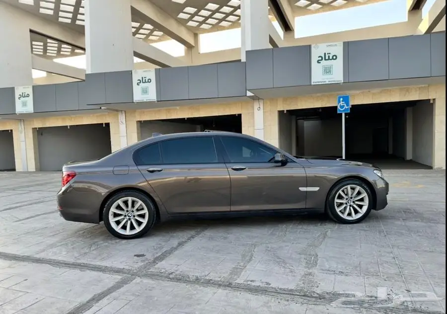 للبيع BMW 750 Li فل الفل 2014 بدي محركات وصيانة وكالة index