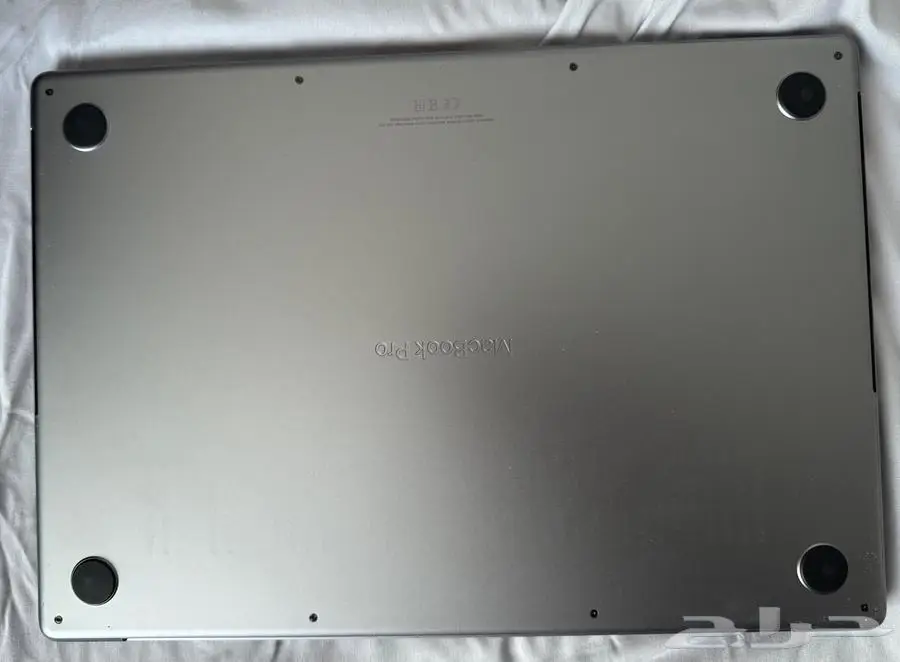لاب توب macbook M1 pro 8