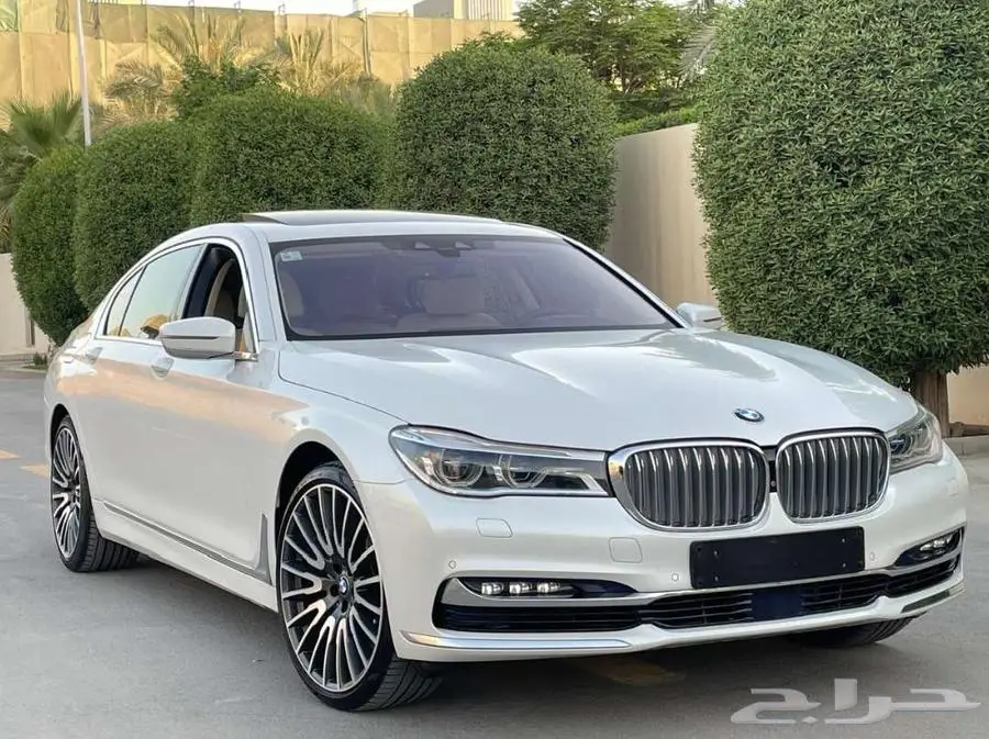 بي إم دبليو 750LI أبيض 2016 فل ماشي 25 ألف بحالة ممتازة index