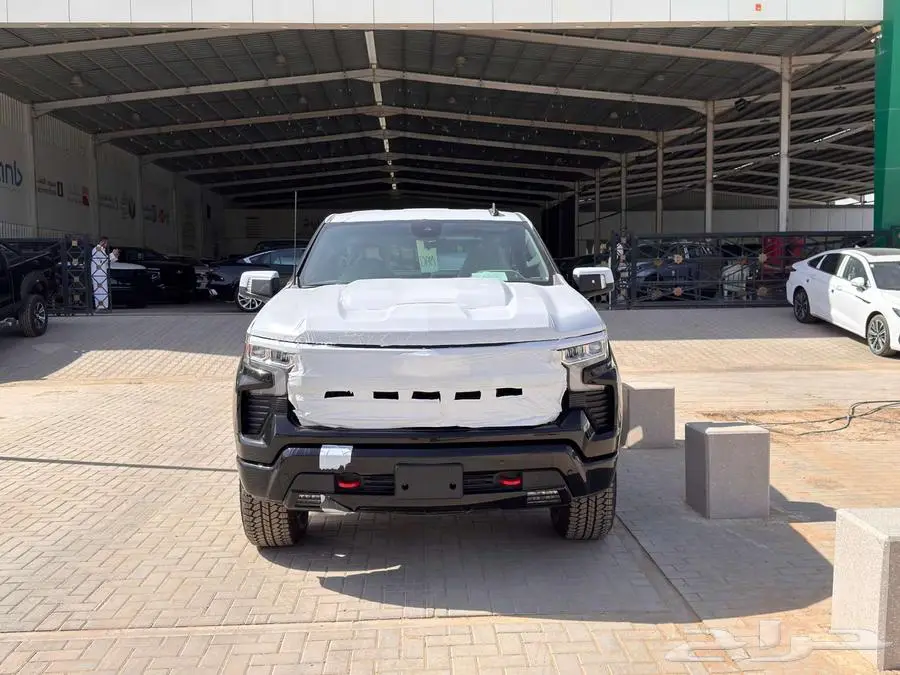 سلفرداو تريل بوس Z71 غمارة 2025 سعودي كاش وتمويل 0