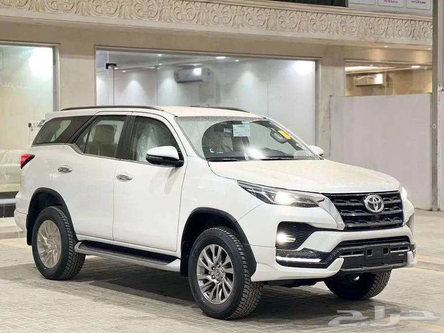 فورشنر بنزين 6سرندل VX1 2025 ويتوفر VX3 . 9