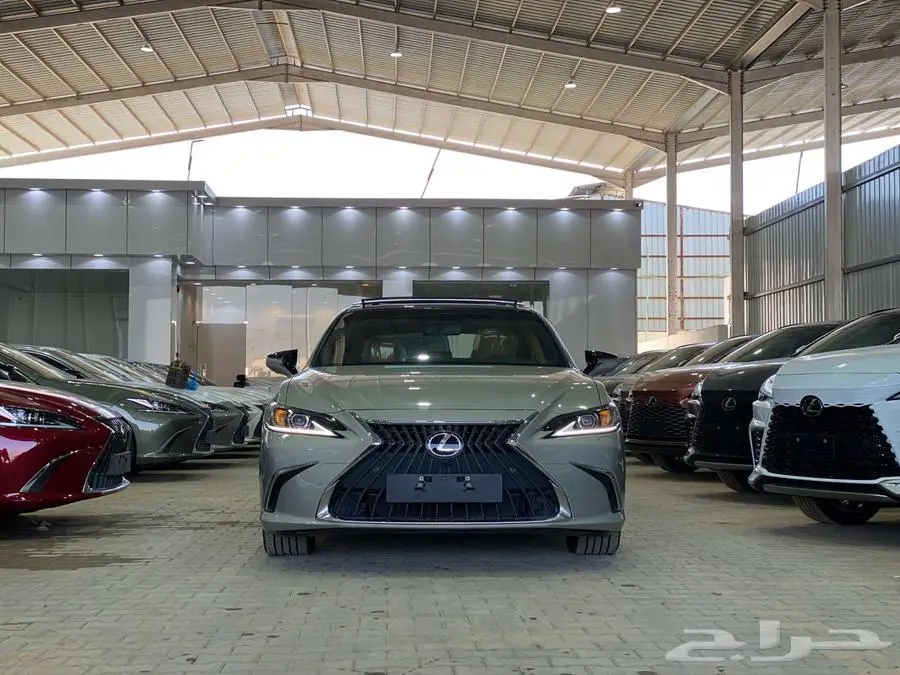 لكزس ES 350 CC بانوراما 2025 - خليجي 5