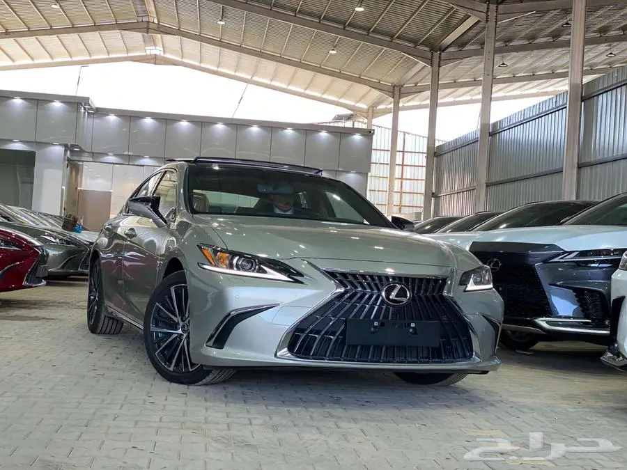 لكزس ES 350 CC بانوراما 2025 - خليجي 6