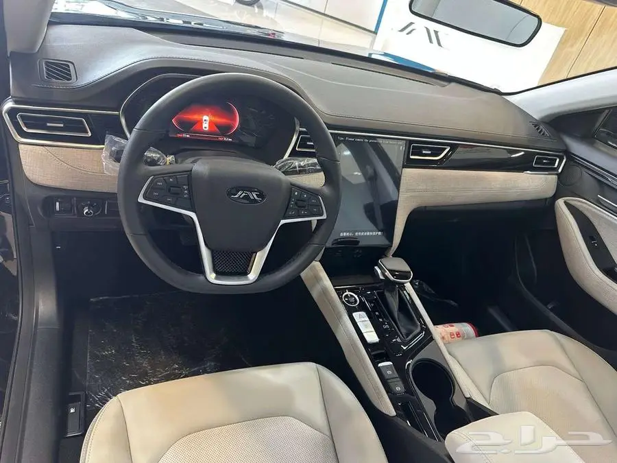 جاك J7 موديل 2025 الأداء القوي والفخامة بلمسة حديثة 3
