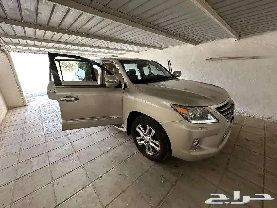 جيب لكزس سعودي ( 2014 ) LX 570 DD فل كامل 1