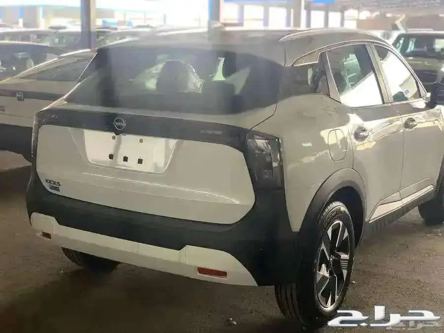 نيسان كيكس ستاندر نص فل 2025 عزل حراري مجانا 3