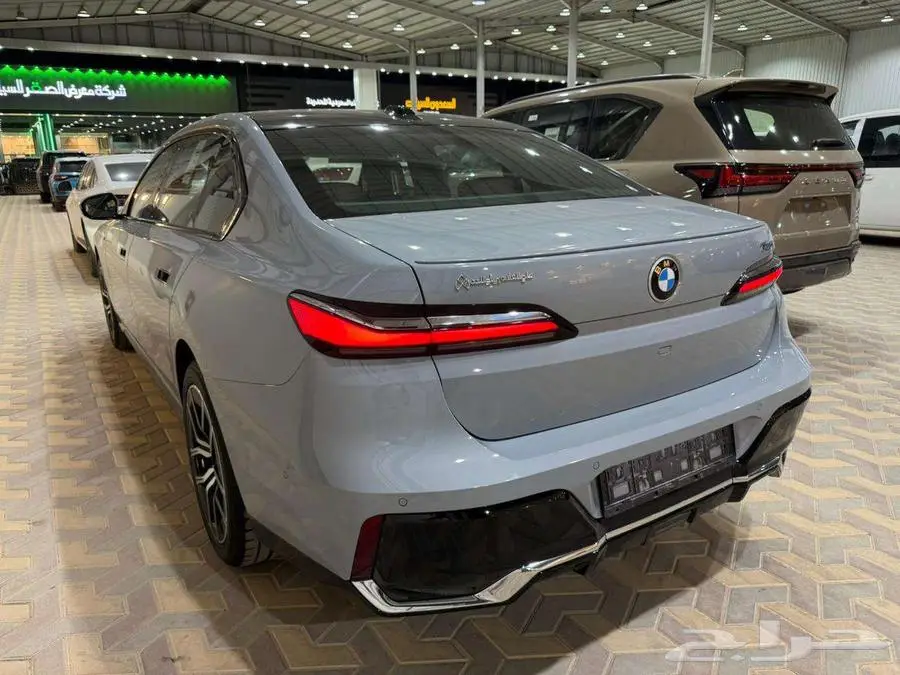 بي إم دبليو BMW 735i موديل 2025 خليجي index