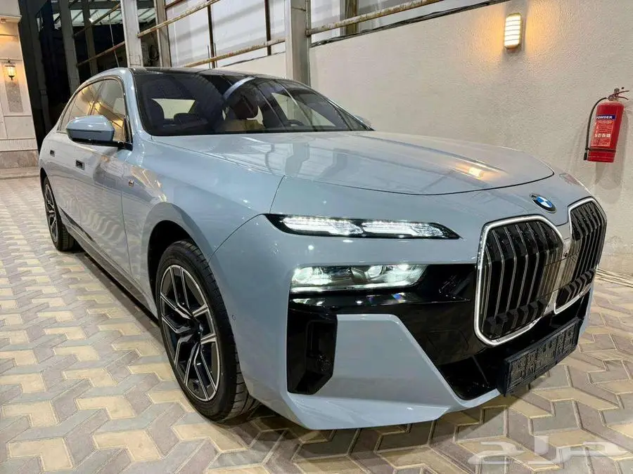 بي إم دبليو BMW 735i موديل 2025 خليجي index