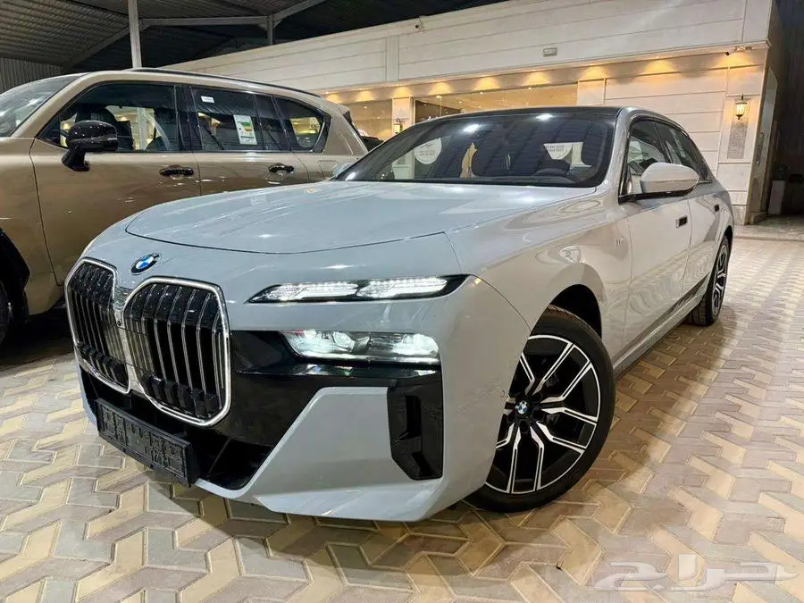 بي إم دبليو BMW 735i موديل 2025 خليجي index