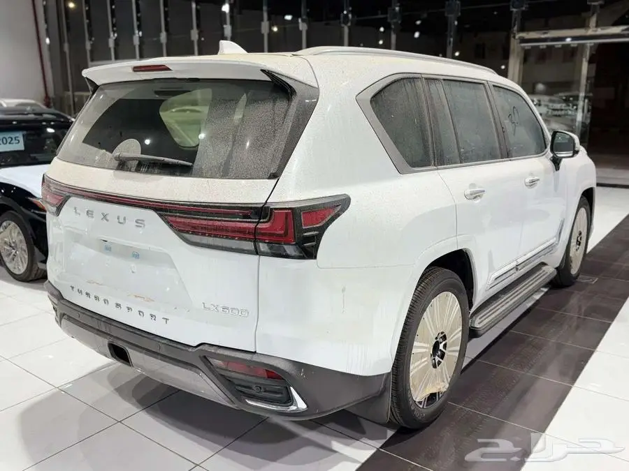 لكزس - LX600 BB - سماعه 25 بريمي - 2025 ابيض داخل احمر 3
