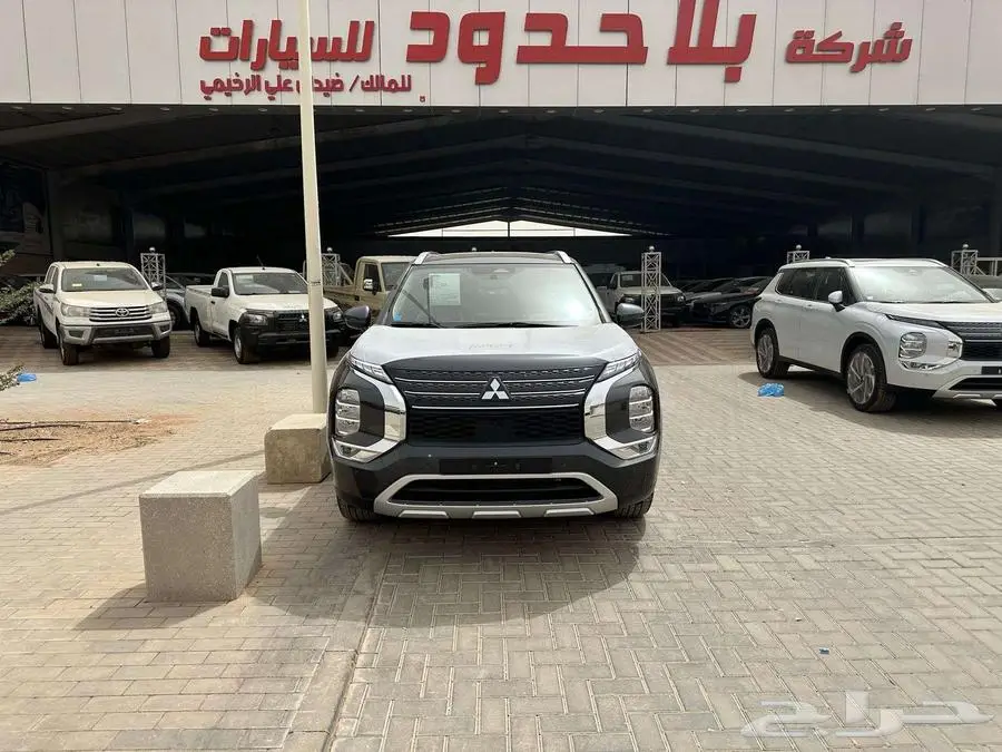 ميتسوبيشي اوتلاندر نص فل 2025 عازل حراري مجانا 3