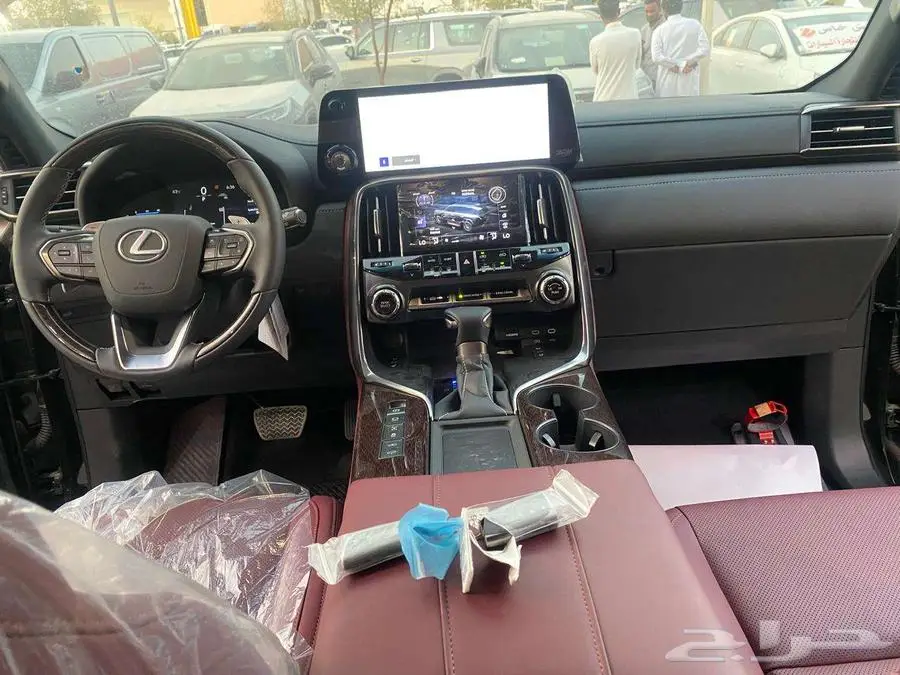 لكزس LX600 Sport 2025 وارد الساير اصفار 29