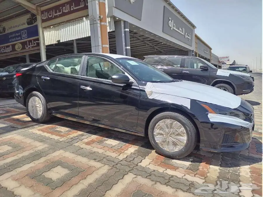 نيسان التيما 2025 استاندر 10