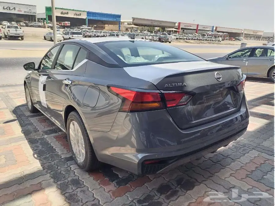 نيسان التيما 2025 استاندر 13