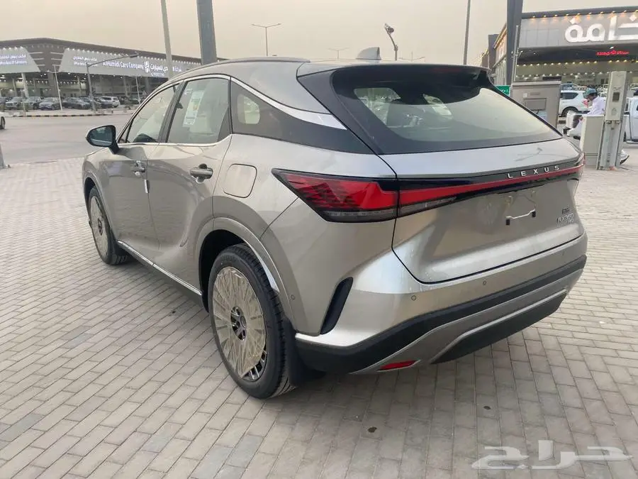 لكزس RX 350 BB 2025بريمي (ابيض -تيتانيوم - اسود). 40