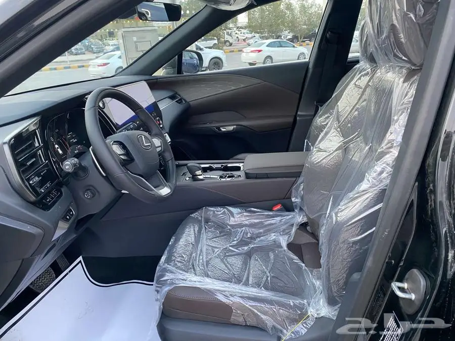 لكزس RX 350 BB 2025بريمي (ابيض -تيتانيوم - اسود). 5