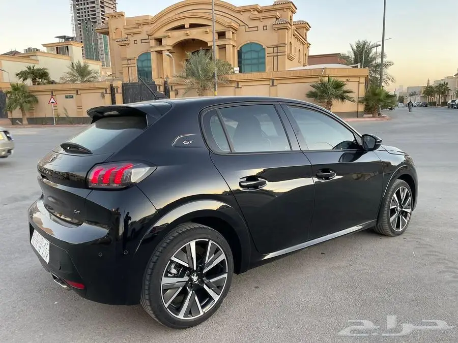 بيجو 208 2023 GT اعلى فئه PEUGEOT 13